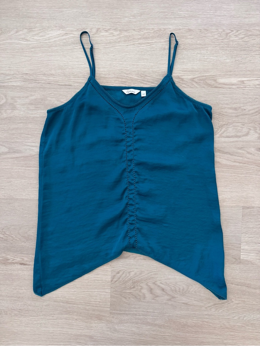 Reitmans Blue Women’s V-Neck Handkerchief Hem Tank Top